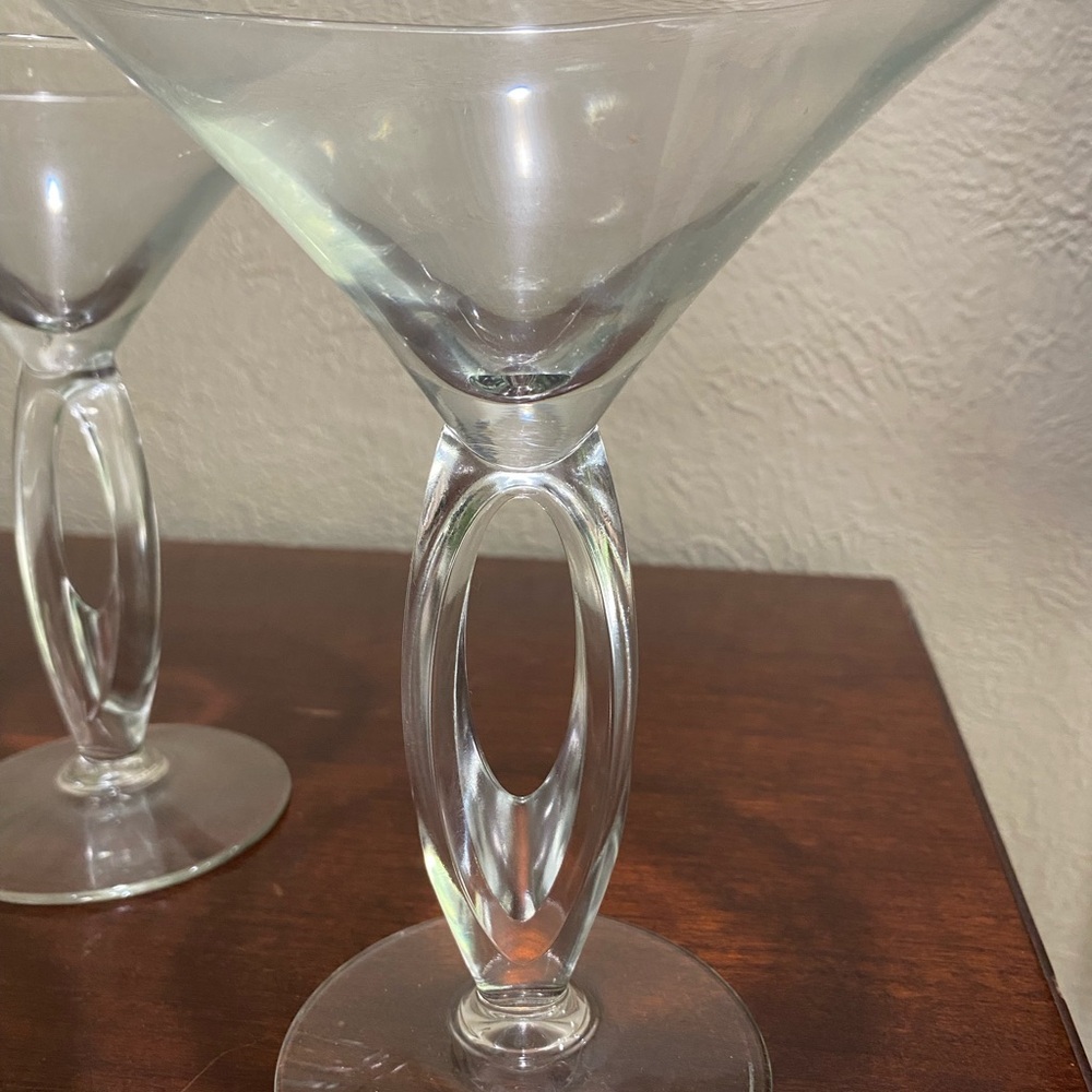 Set of 4, Libbey Omega Martini/Cosmo/Desert Glasses with an Open Loop Stem - Picture 4 of 7